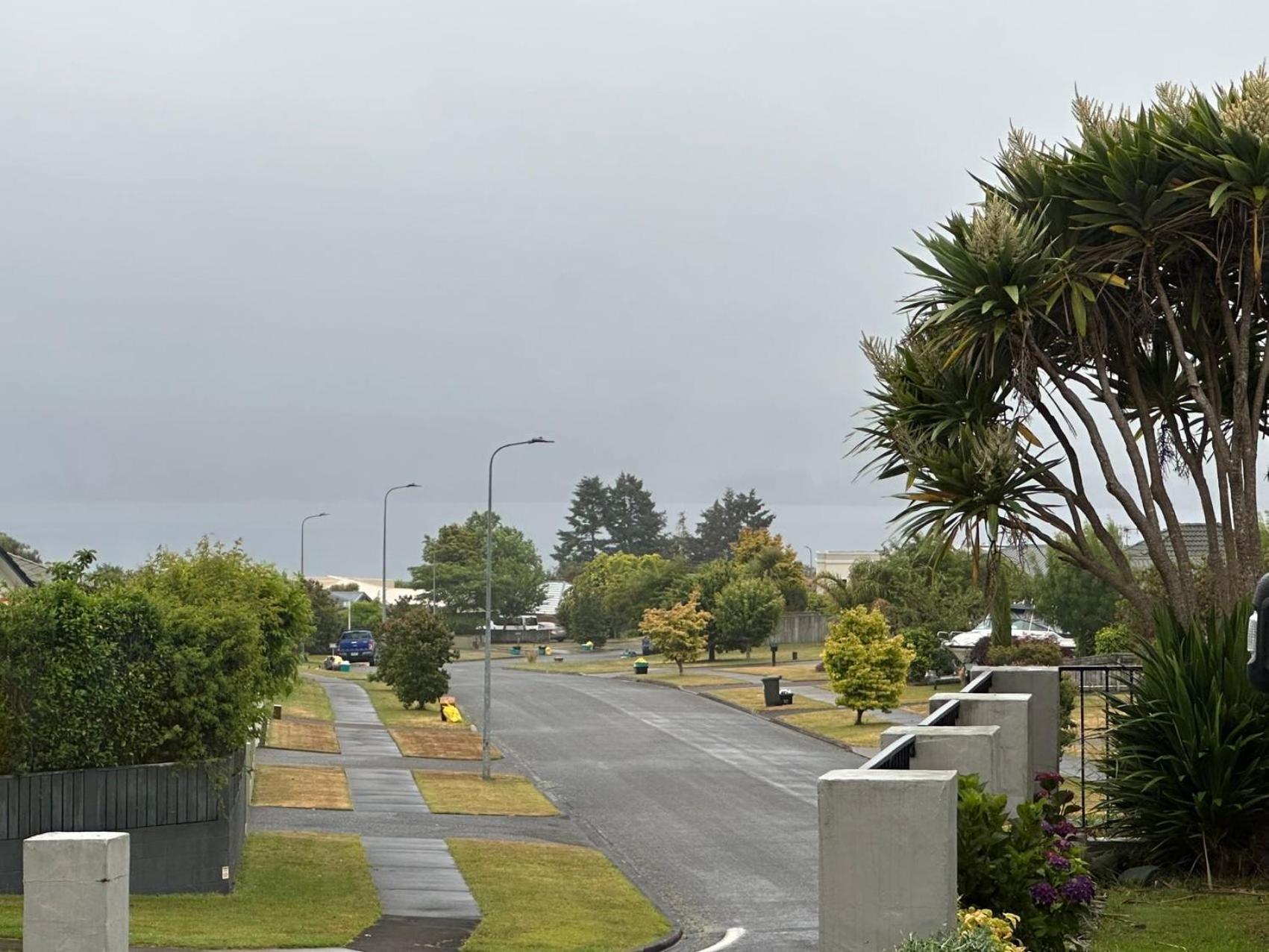 Beautiful Lakeview Apartment Taupo Exterior photo