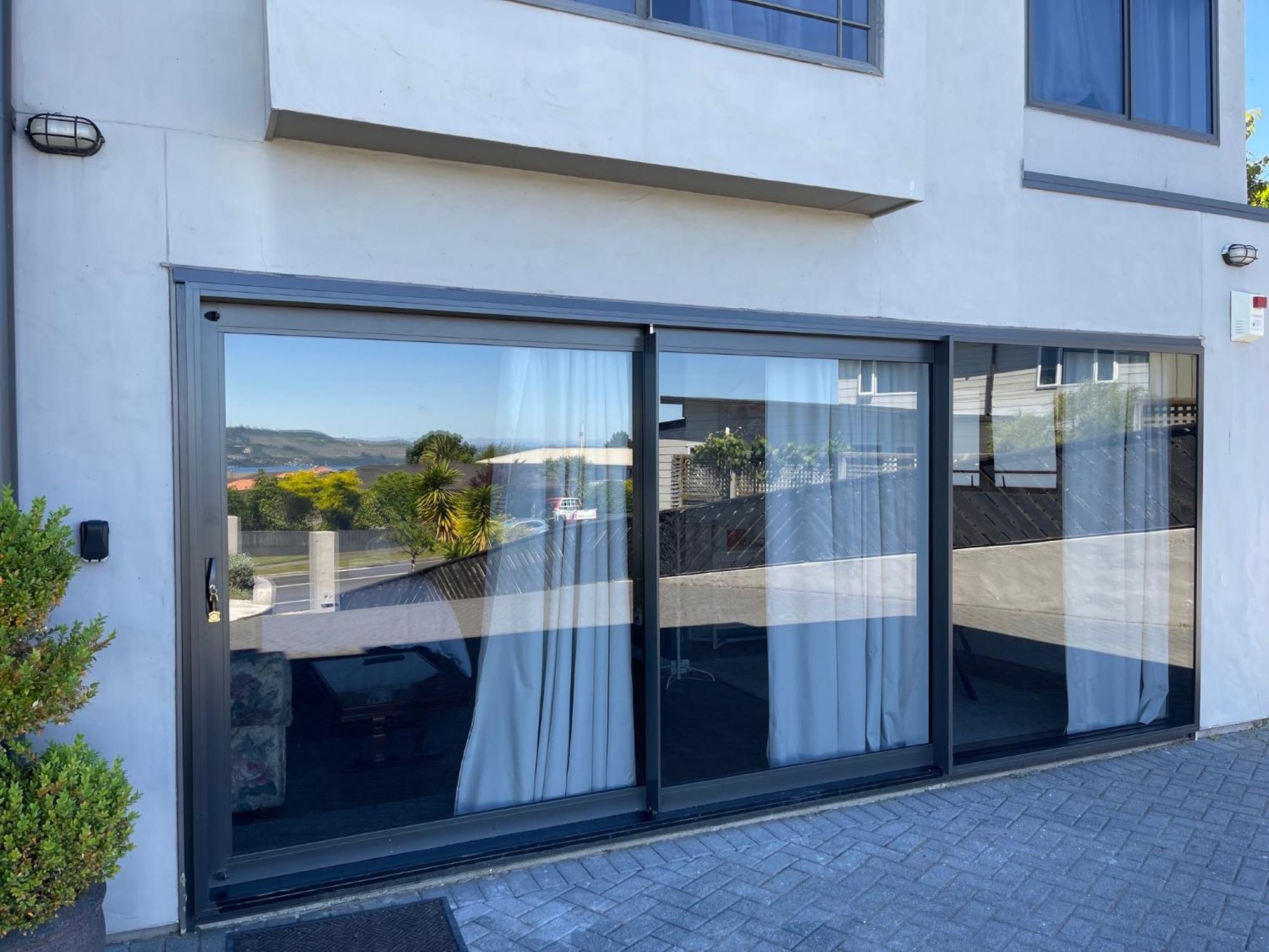 Beautiful Lakeview Apartment Taupo Exterior photo