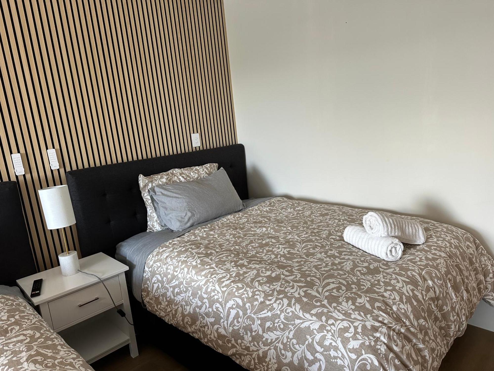 Beautiful Lakeview Apartment Taupo Exterior photo