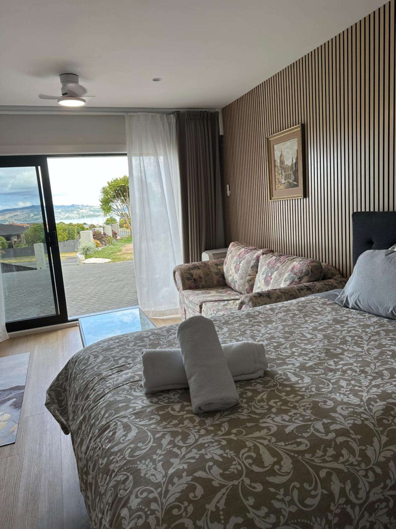 Beautiful Lakeview Apartment Taupo Exterior photo